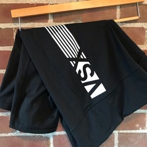 VSX crop leggings